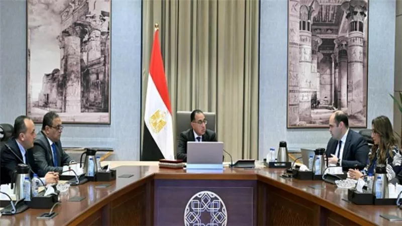 رئيس الوزراء يتابع مع رئيس جهاز المنافسة ومنع الممارسات الاحتكارية حصاد 2023 (صور)