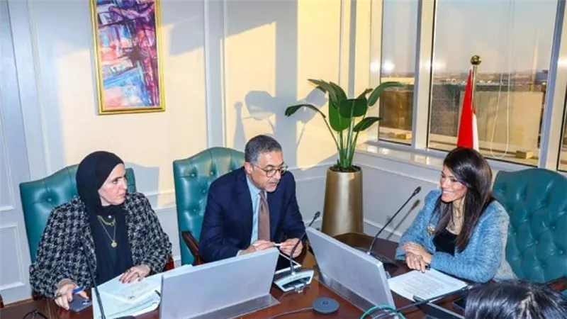  وزيرة التعاون الدولي تبحث مع رئيس هيئة الاستثمار تعزيز التعاون المشترك (صور)