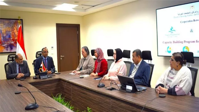الإسكان والجامعة الأمريكية توقعان اتفاقية لرفع قدرات مهندسي وعاملي خدمات الصرف الصحي (صور)