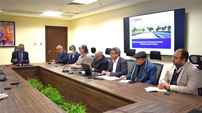 نائب وزير الإسكان يستقبل خبراء أحد المكاتب الاستشارية الدولية لبحث التعاون في معالجة الصرف الصحي (صور)