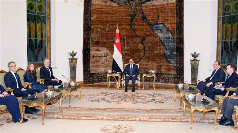الرئيس السيسي يستقبل وزير الخارجية الأمريكي بحضور اللواء عباس كامل (صور)