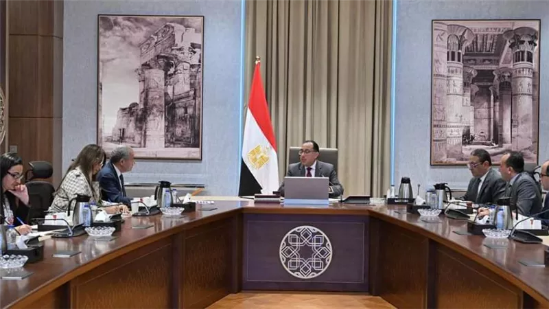 رئيس الوزراء يتابع مع وزير التموين والتجارة الداخلية تنفيذ قرارات ضبط الأسواق ومشروع الصوامع وسُبل تطوير قطاع المطاحن