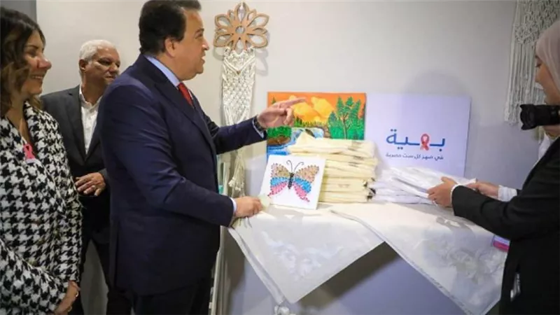 وزير الصحة لمحاربات سرطان الثدي: رحلة العلاج تصنع بطلات قادرات على مواجهة تحديات الحياة (صور)