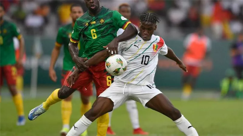 أمم إفريقيا.. غينيا تفجر مفاجأة وتفرض التعادل على الكاميرون 1-1