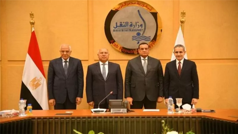 وزير النقل: تشجيع القطاع الخاص على المشاركة في تعظيم منظومة النقل الجماعي (صور)