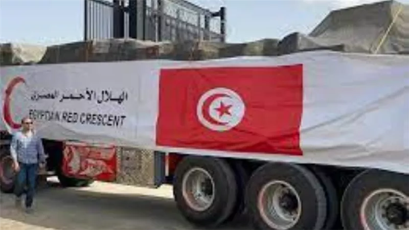 الهلال الأحمر بشمال سيناء: إسرائيل تفرض قيودا كبيرة على دخول المساعدات الإنسانية لغزة