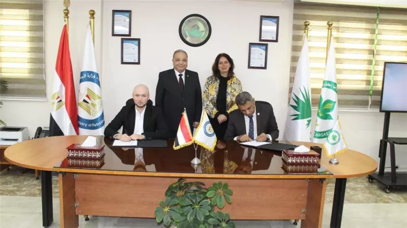 اتفاقية بين كارجاس وإندرايڤ لتسهيل تحويل السيارات للعمل بالغاز الطبيعي لسائقي إندرايڤ (صور)