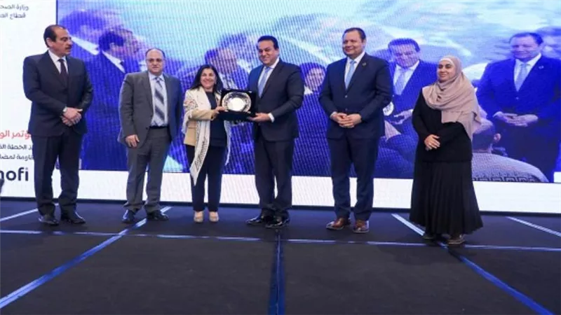 وزير الصحة: الاستخدام غير الرشيد للمضادات الحيوية يسبب الفشل الكلوي (صور)
