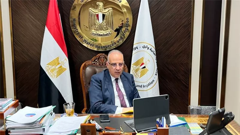 وزير الري يبحث مع مبعوث الرئيس الفرنسي لقمة «كوكب واحد» مشاركة مصر في «قمة مياه واحدة» (صور)