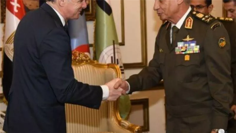 وزير الدفاع يلتقى منسق الشرق الأوسط وشمال أفريقيا لمجلس الأمن القومى الأمريكى