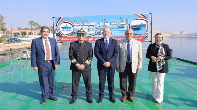 الفريق أسامة ربيع يبحث سبل التعاون المشترك مع السفير اليوناني (صور)