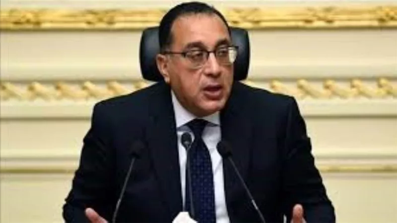 رئيس الوزراء يشرح للمواطنين أسباب زيادة أسعار بعض الخدمات