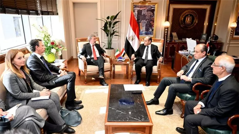 وزير التجارة يبحث مع سفير إيطاليا بالقاهرة فرص تعزيز التعاون الاقتصادي بين البلدين (صور)