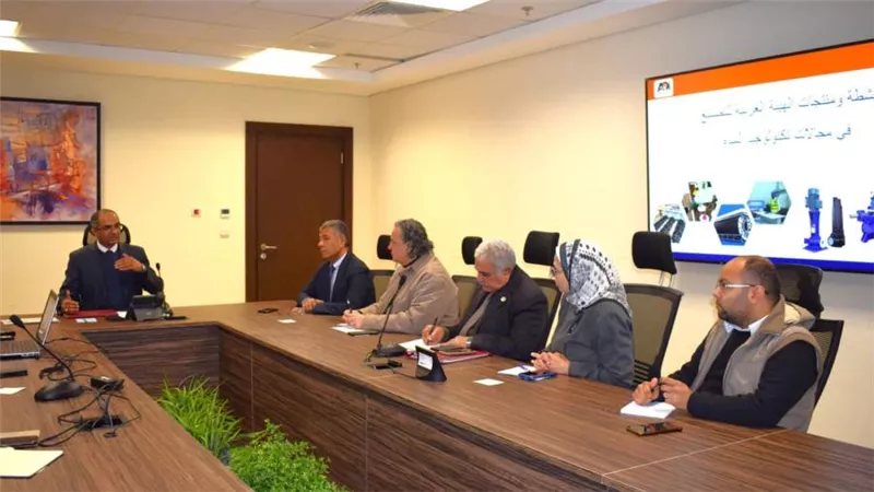 «الإسكان» و«العربية للتصنيع» تبحثان موقف التصنيع المحلي بمشروعات مياه الشرب والصرف (صور)