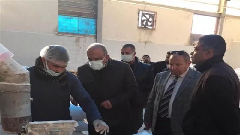 وزير قطاع الأعمال يتفقد شركة النصر للملاحات بالإسكندرية (صور)