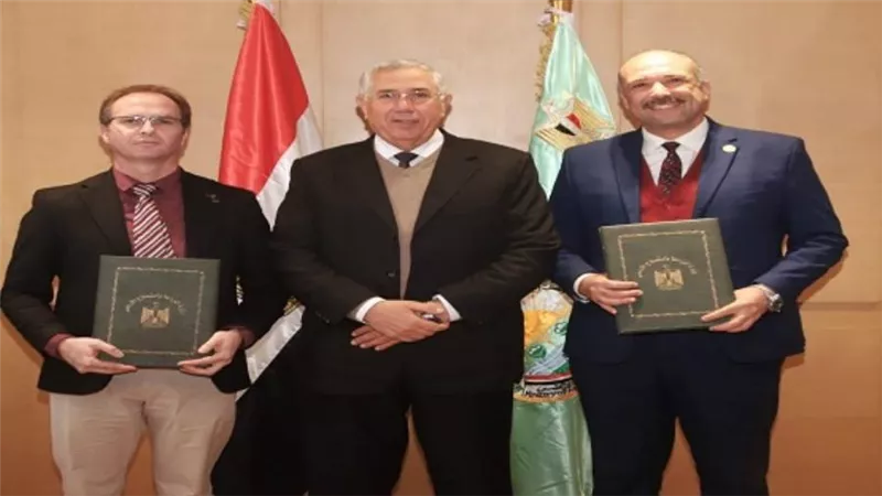 وزير الزراعة يشهد توقيع مذكرة تفاهم مع الاتحاد الوطني الفرنسي لمنتجي تقاوي البطاطس (صور)