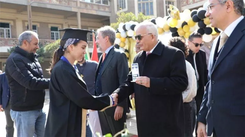 وزير التعليم والسفير الإيطالي يشهدان حفل تخرج طلاب معهد السالزيان 