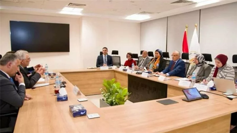 وزير الري يبحث مع رئيس سُلطة المياه الفلسطينية الأوضاع بالأراضي المحتلة (صور)