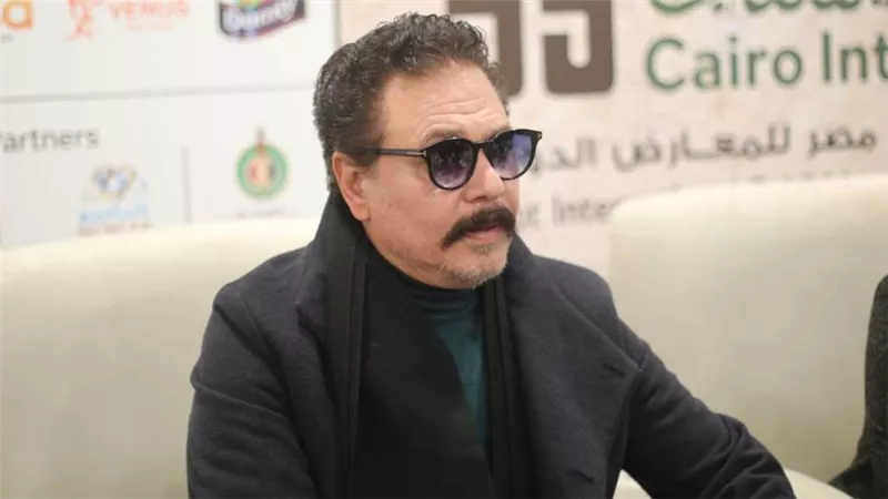 في ندوة بمعرض الكتاب.. محمد رياض: وزيرة الثقافة تحمست لمسابقة التأليف المسرحي لتشجيع الشباب على الإبداع   