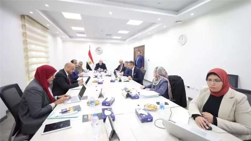 وزير التعليم العالي يترأس الاجتماع الأول للدورة الرابعة لانعقاد اللجنة التنفيذية للبعثات