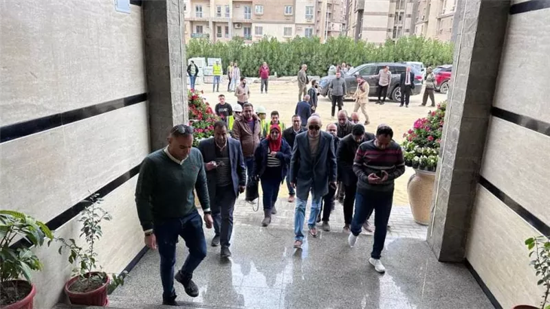 ‫مسئولو الإسكان يتفقدون المشروعات الجاري تنفيذها بحدائق أكتوبر