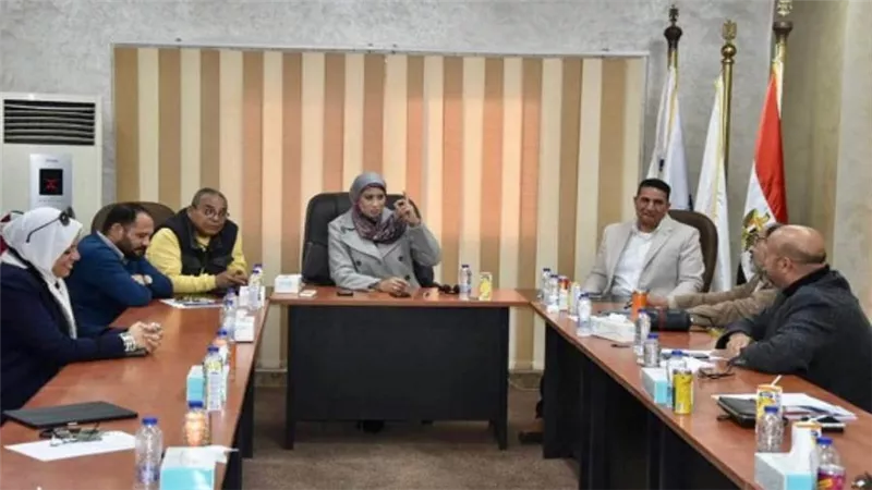 رئيس جهاز السويس الجديدة تلتقي عددا من المستثمرين بالمنطقة الصناعية في عتاقة (صور)