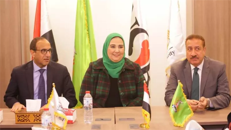 وزيرة التضامن ومحافظ المنوفية يفتتحان فرعا جديدا لبنك ناصر الاجتماعي بشبين الكوم