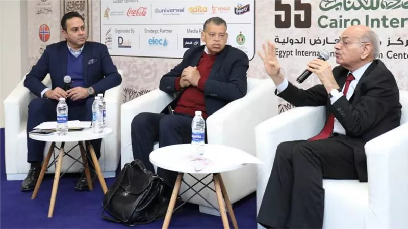 معرض الكتاب يناقش أهمية الشعر والشعراء في بناء الحضارات.. مشاركون: الشلالية هي آفة الوسط الشعري