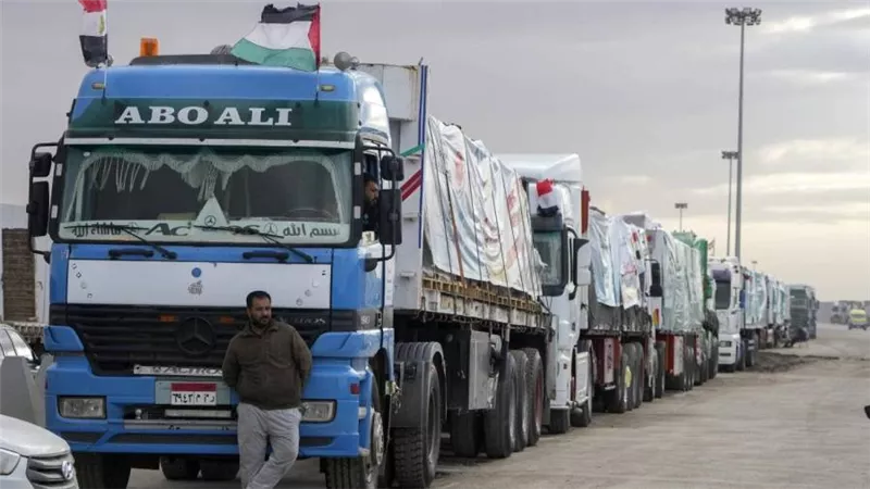 قطر وبربطانيا ترسلان أول شحنة مساعدات إنسانية مشتركة إلى غزة