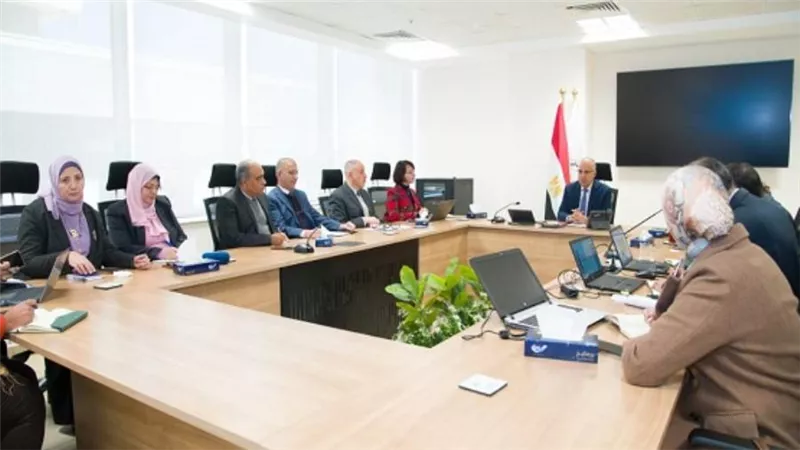 وزير الري يستقبل وفد البنك الإسلامي للتنمية لتقييم البرنامج القومي الثالث للصرف 