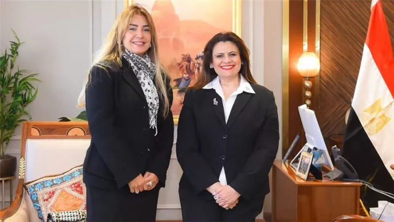 وزيرة الهجرة تستقبل مستشار محافظ البنك المركزي للمسئولية المجتمعية لبحث التعاون في دعم جهود مجابهة الهجرة غير الشرعية