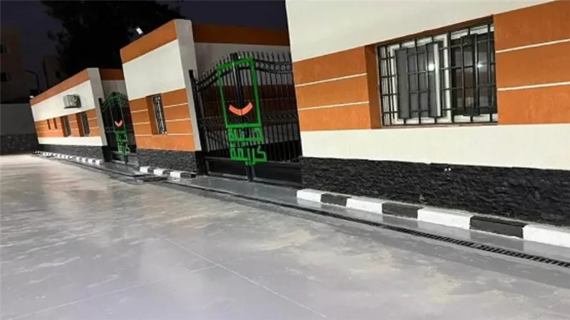 وزير التنمية المحلية يتلقى تقريرا عن موقف استلام وتشغيل مجمعات الخدمات الحكومية بقرى 