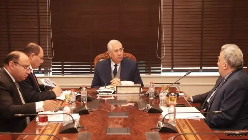 وزير الزراعة يتابع ملفات حماية البحيرات وتنمية الثروة السمكية ورفع كفاءة الأصول من المزارع والمفرخات