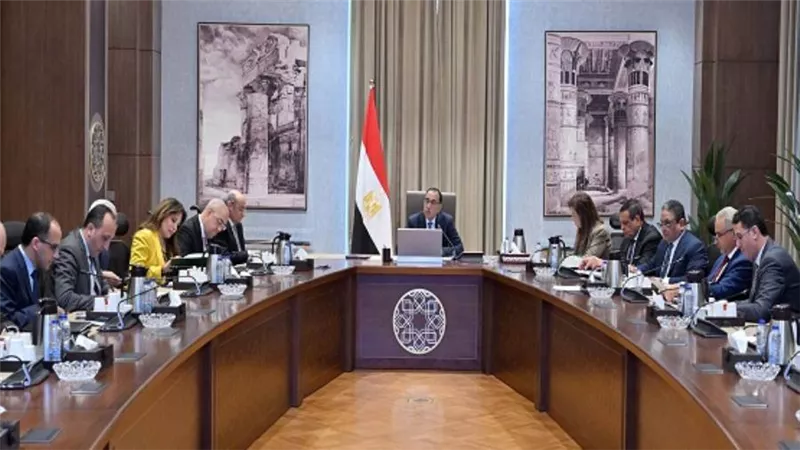 رئيس الوزراء يتابع تفعيل قانون التصالح في بعض مخالفات البناء وتقنين أوضاعها (صور)
