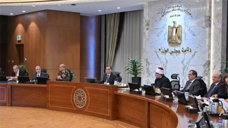 الحكومة توافق علي حزمة الحماية الاجتماعية.. تفاصيل زيادات المرتبات