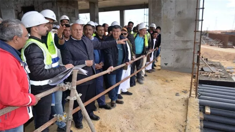وزير النقل يزور مواقع العمل بالخط الأول من القطار السريع للمرة الثانية في أقل من 10 أيام (صور)