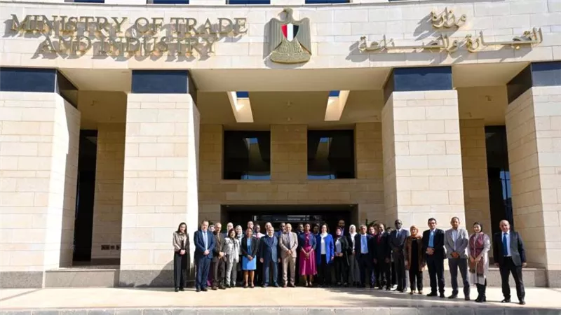 التجارة تستضيف اجتماعات وفد مسئولي شركة إعادة التأمين ونظام البطاقة الصفراء ونظام ضمان العبور الجمركي بالكوميسا