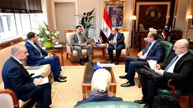 وزير التجارة يبحث مع نظيره البلغاري سبل تعزيز العلاقات الاقتصادية المشتركة (صور)