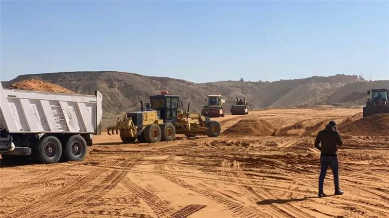  وزير الإسكان يتابع موقف مشروعات المرافق والطرق والتطوير الجارية بالقاهرة الجديدة وبدر والشروق