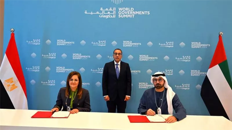 رئيس الوزراء يشهد التوقيع على ملحق تمديد مذكرة تفاهم في مجال تطوير العمل الحكومي بين مصر والإمارات