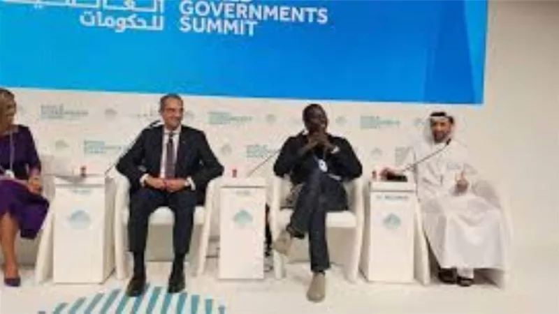 وزير الاتصالات يشارك فى جلسة نقاشية ضمن فعاليات القمة العالمية للحكومات بدبى