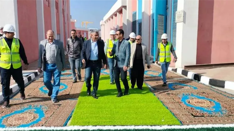 رئيس الجهاز التنفيذي لمياه الشرب والصرف الصحي يتفقد مشروعات 