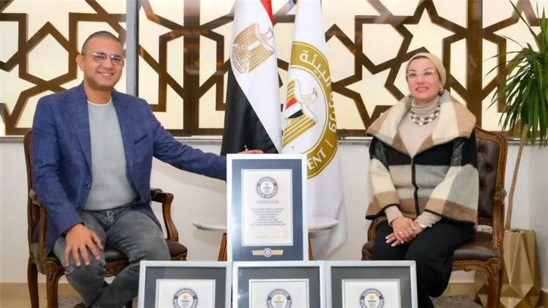 وزيرة البيئة تستقبل المغامر المصري علي عبده