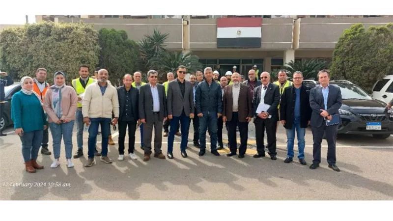 رئيس الجهاز التنفيذي لمياه الشرب يتابع سير العمل بمحطة معالجة الصرف الصحي بالجبل الأصفر (صور)