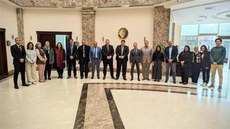 عاشور: تنفيذ أهداف الاستراتيجية الوطنية للتعليم العالي لربط البرامج الدراسية بسوق العمل (صور)