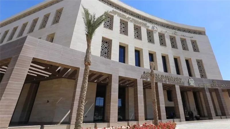 وزير التعليم يطمئن على الحالة الصحية للطلاب المصابين في حادث السيرك