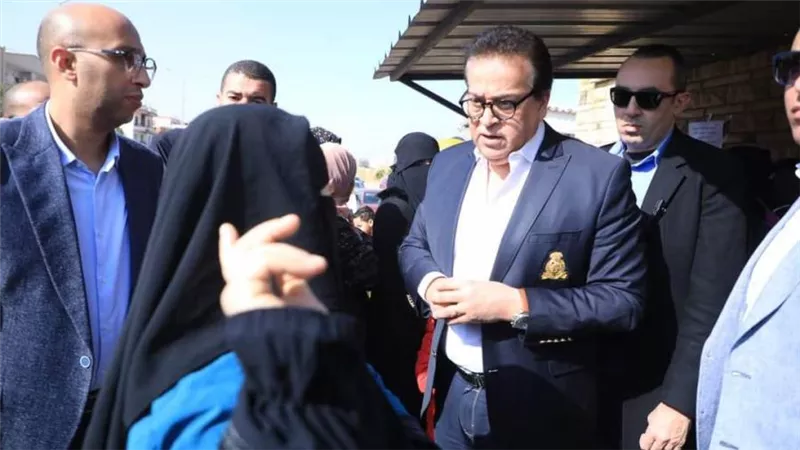 وزير الصحة يتفقد مستشفى الشروق المركزي ويوجه بإحالة مدير المستشفى للتحقيق 