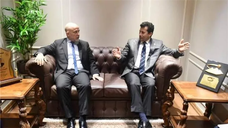 وزير الرياضة يبحث مع سفير الأرجنتين تعزيز التعاون المشترك بين البلدين