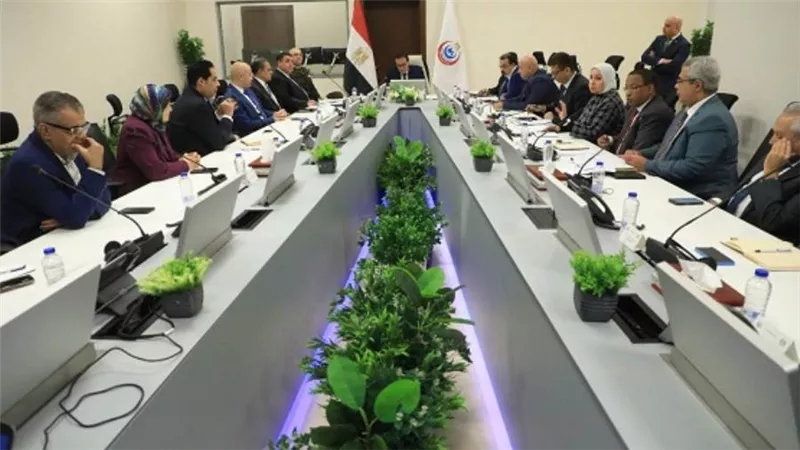 وزير الصحة يوجه بتشديد الرقابة على بنوك الدم والتأكد من الالتزام بمعايير الجودة والسلامة (صور)