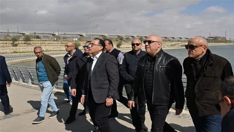 رئيس الوزراء يتفقد الحدائق المركزية «النهر الأخضر» بالعاصمة الإدارية (صور)